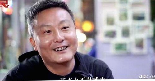 《乱公伦媳》免费免费版官方版：解析其内容与争议背景