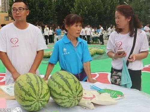 露脚踝白鞋白袜露脚踝白鞋白袜最新版:时尚搭配新趋势解析