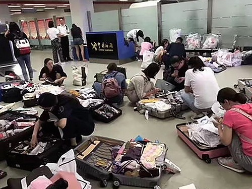 《摩登家庭第二季》:美国家庭喜剧的精彩续章